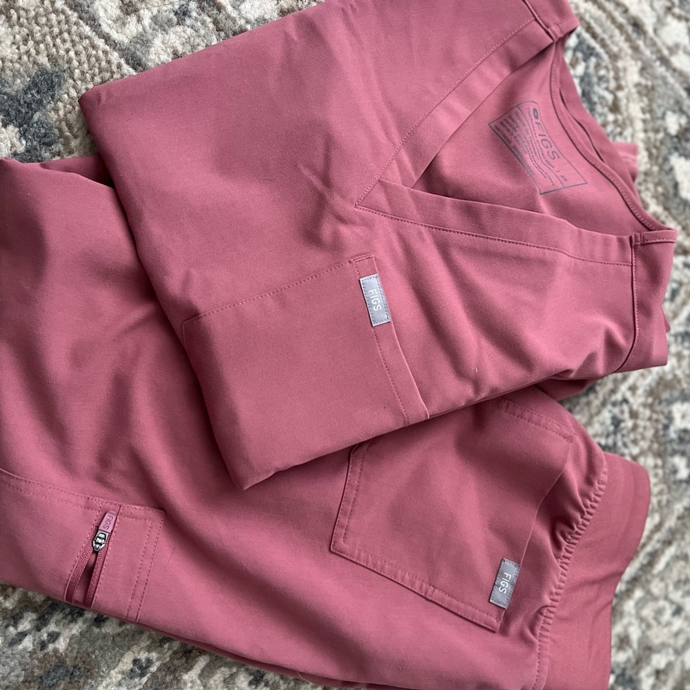 Figs scrubs set in mauve